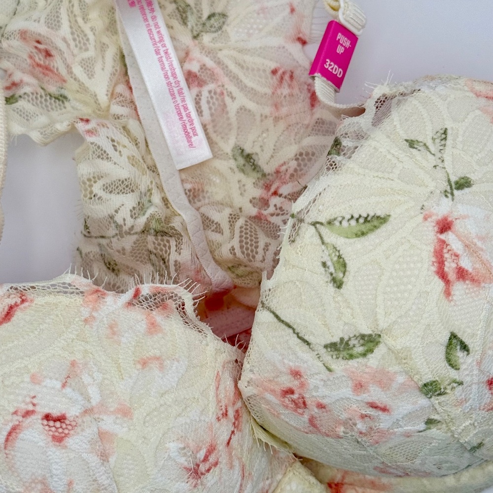 NWT PINK Victoria’s Secret Sexy Lacy Floral Push Up Bra 32DD